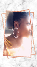 Load image into Gallery viewer, Pearl &amp; Gold Hoops